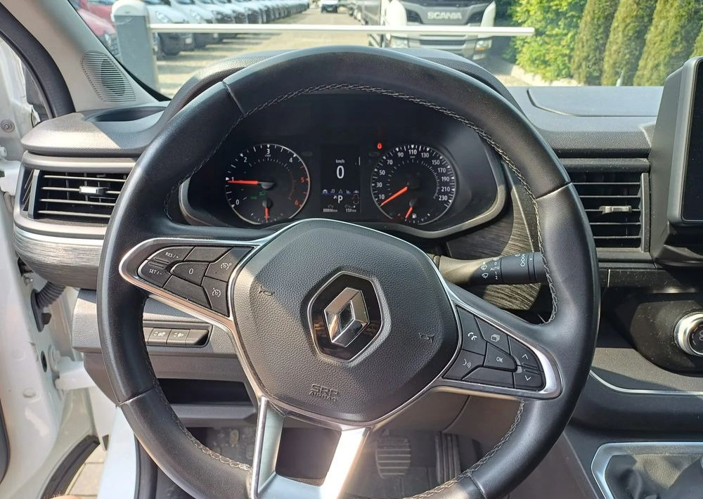 Цельнометаллический фургон Renault Trafick: фото 9