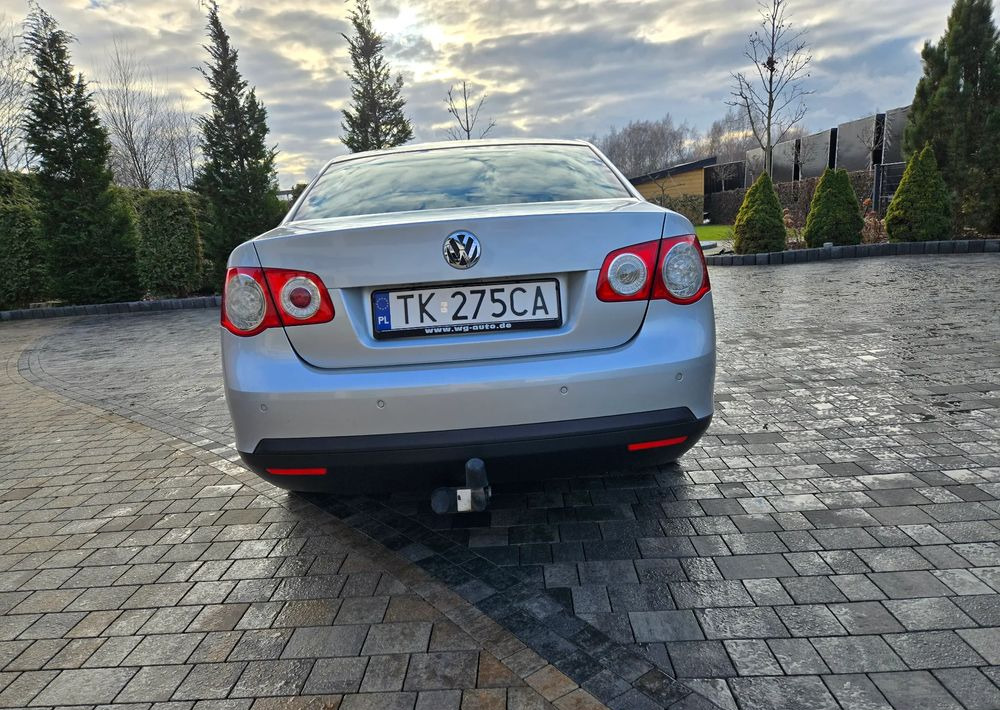 Седан Volkswagen Jetta 2.0 TDI Sportline: фото 11
