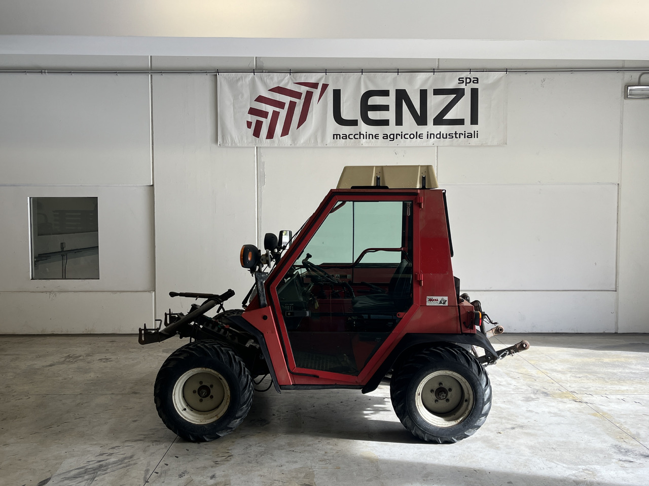 AEBI TT 70 S - Трактор: фото 1 AEBI TT 70 S - Трактор: фото 1