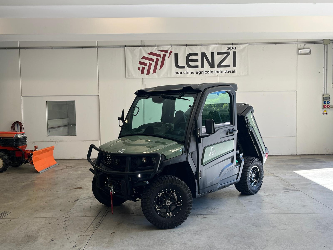 GATOR XUV865M - Квадроцикл: фото 1 GATOR XUV865M - Квадроцикл: фото 1