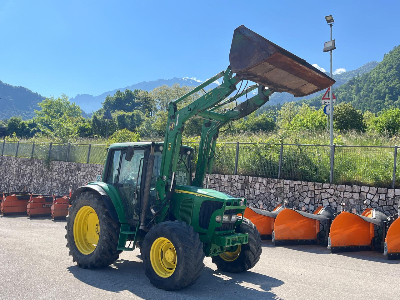 TRATTORE JOHN DEERE 6320 - Трактор: фото 3 TRATTORE JOHN DEERE 6320 - Трактор: фото 3