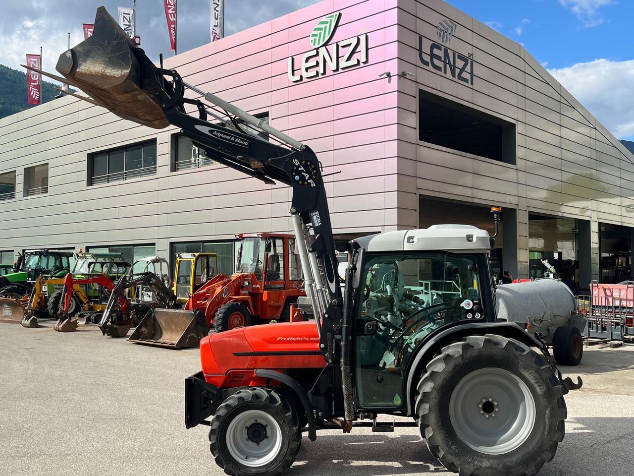 TRATTORE SAME FRUTTETO S 100 – CARICATORE - Трактор: фото 2 TRATTORE SAME FRUTTETO S 100 – CARICATORE - Трактор: фото 2