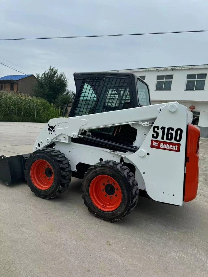 Bobcat S 160 - Мини-погрузчик с бортовым поворотом: фото 2 Bobcat S 160 - Мини-погрузчик с бортовым поворотом: фото 2