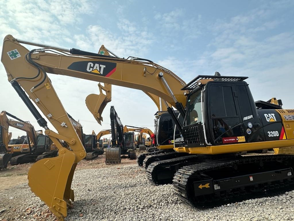 CAT 320 D - Гусеничный экскаватор: фото 1 CAT 320 D - Гусеничный экскаватор: фото 1