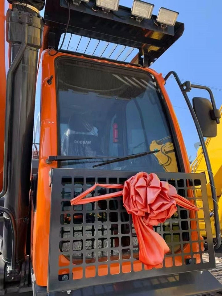 Doosan 300 - Гусеничный экскаватор: фото 3 Doosan 300 - Гусеничный экскаватор: фото 3