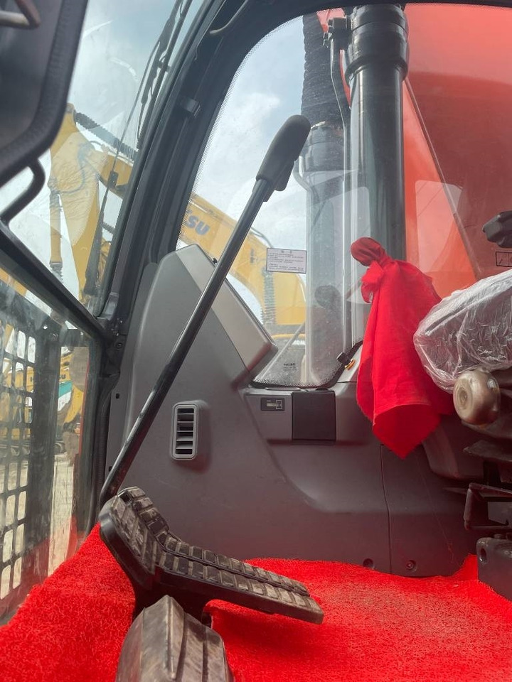 Doosan DX 225 - Гусеничный экскаватор: фото 4 Doosan DX 225 - Гусеничный экскаватор: фото 4