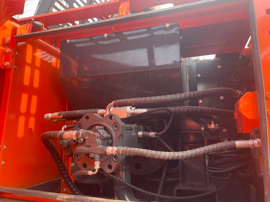 Гусеничный экскаватор Doosan DX 225: фото 14 Гусеничный экскаватор Doosan DX 225: фото 14