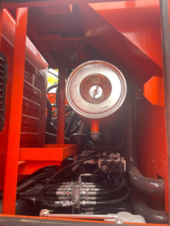 Гусеничный экскаватор Doosan DX 225: фото 6 Гусеничный экскаватор Doosan DX 225: фото 6