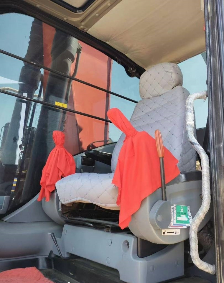 Hitachi ZX 240  - Гусеничный экскаватор: фото 3 Hitachi ZX 240  - Гусеничный экскаватор: фото 3