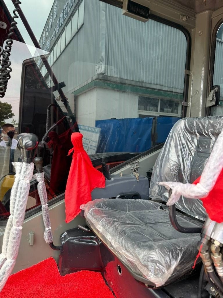 Hitachi ZX 55 - Мини-экскаватор: фото 5 Hitachi ZX 55 - Мини-экскаватор: фото 5