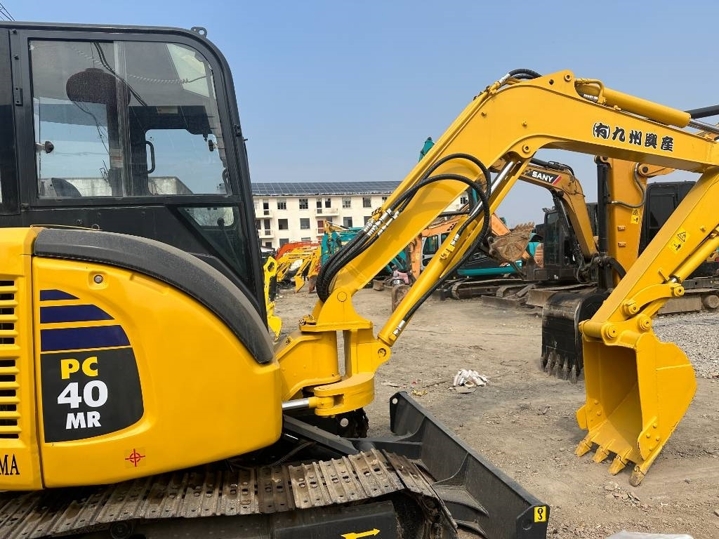 Komatsu 40MR - Гусеничный экскаватор: фото 2 Komatsu 40MR - Гусеничный экскаватор: фото 2