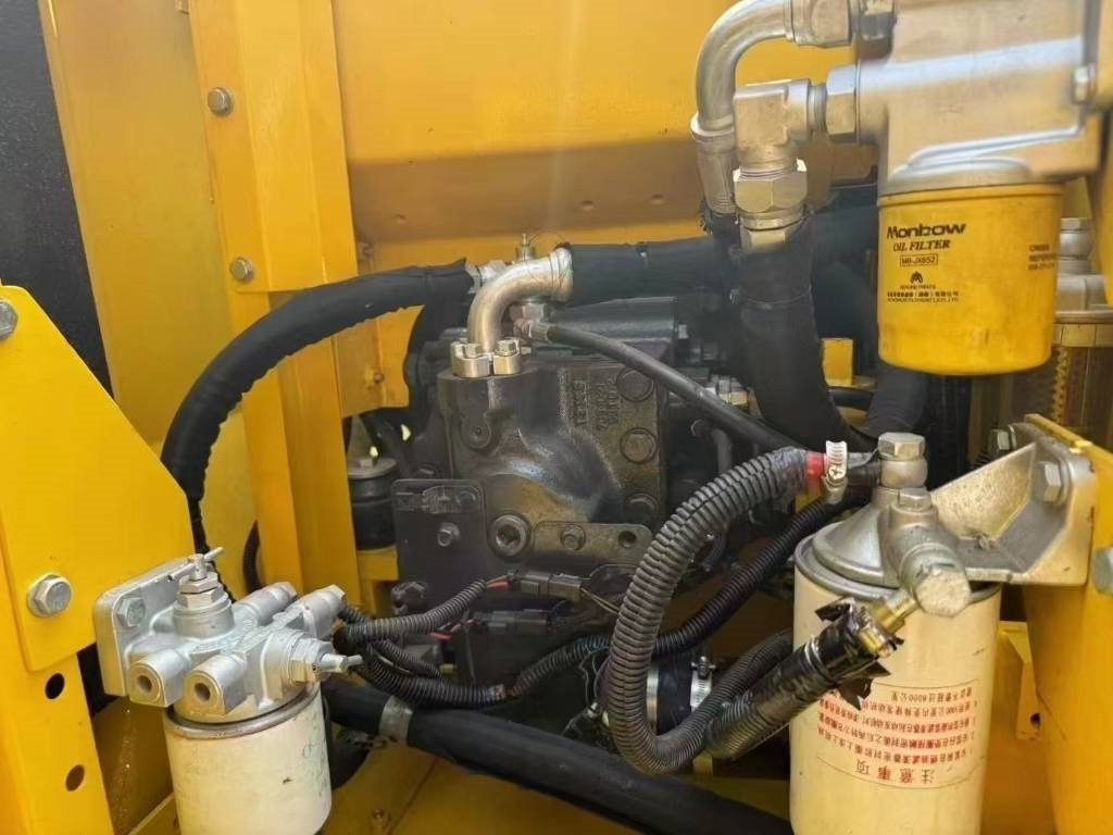 Komatsu PC 130 - Гусеничный экскаватор: фото 3 Komatsu PC 130 - Гусеничный экскаватор: фото 3