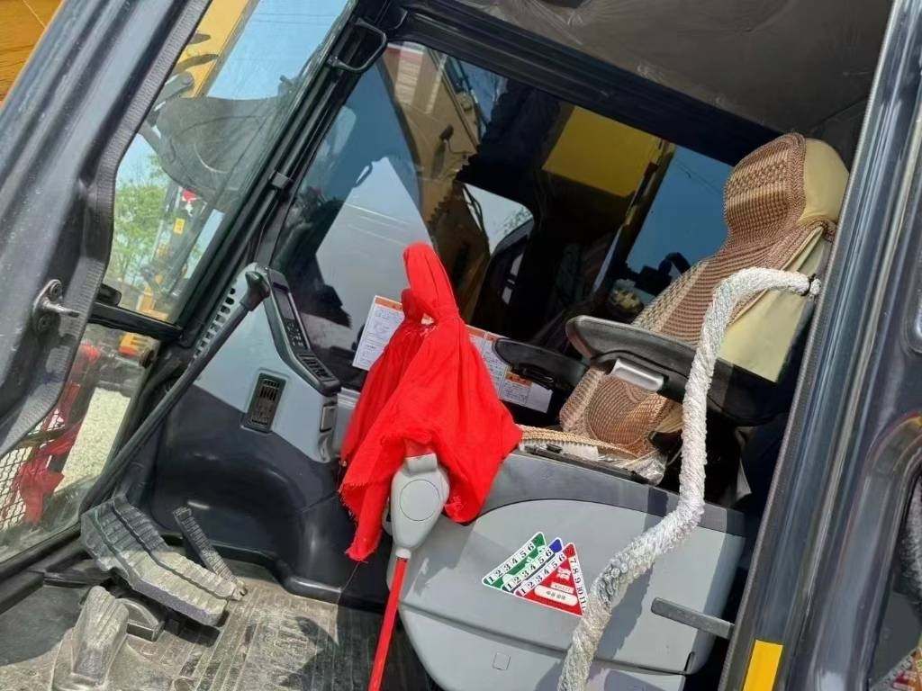 Komatsu PC 130 - Гусеничный экскаватор: фото 4 Komatsu PC 130 - Гусеничный экскаватор: фото 4