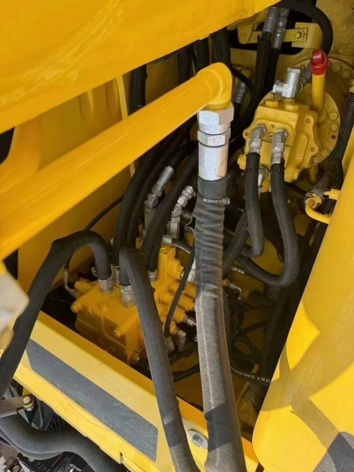 Komatsu PC 130 - Гусеничный экскаватор: фото 4 Komatsu PC 130 - Гусеничный экскаватор: фото 4