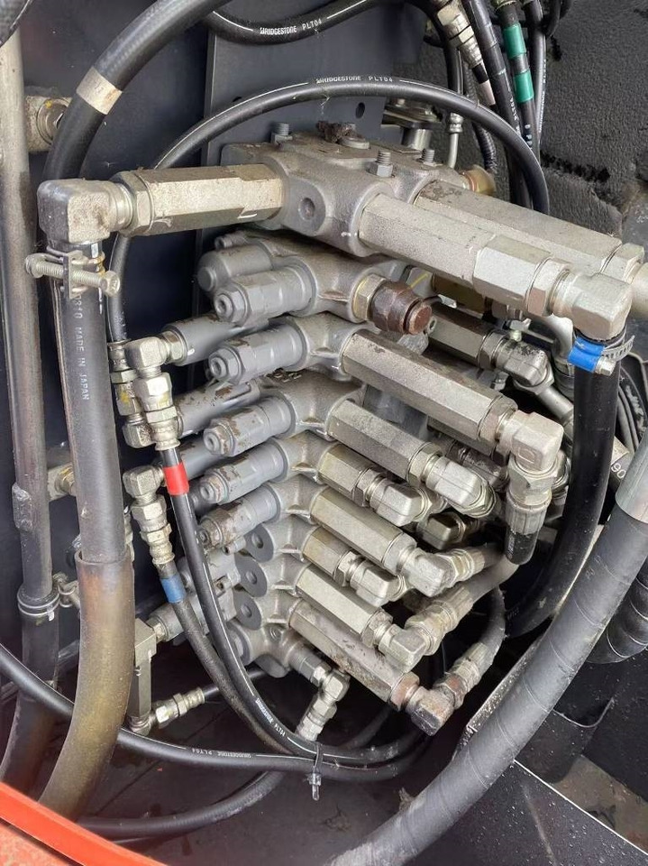 Гусеничный экскаватор Kubota 155: фото 6 Гусеничный экскаватор Kubota 155: фото 6