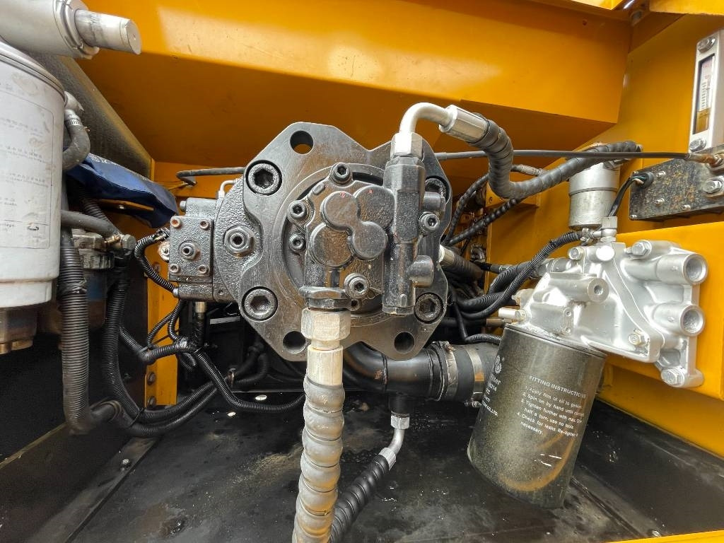 Sany SY 215 - Гусеничный экскаватор: фото 4 Sany SY 215 - Гусеничный экскаватор: фото 4