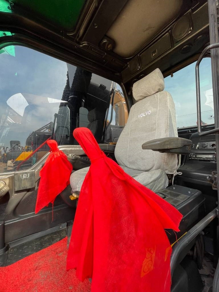 Volvo EC 140 - Гусеничный экскаватор: фото 4 Volvo EC 140 - Гусеничный экскаватор: фото 4