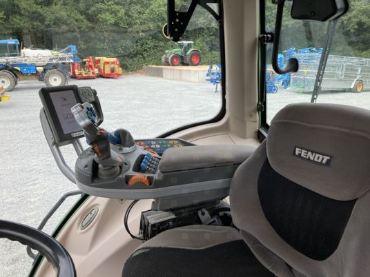 Fendt 824 VARIO SCR PROFI - Трактор: фото 5 Fendt 824 VARIO SCR PROFI - Трактор: фото 5