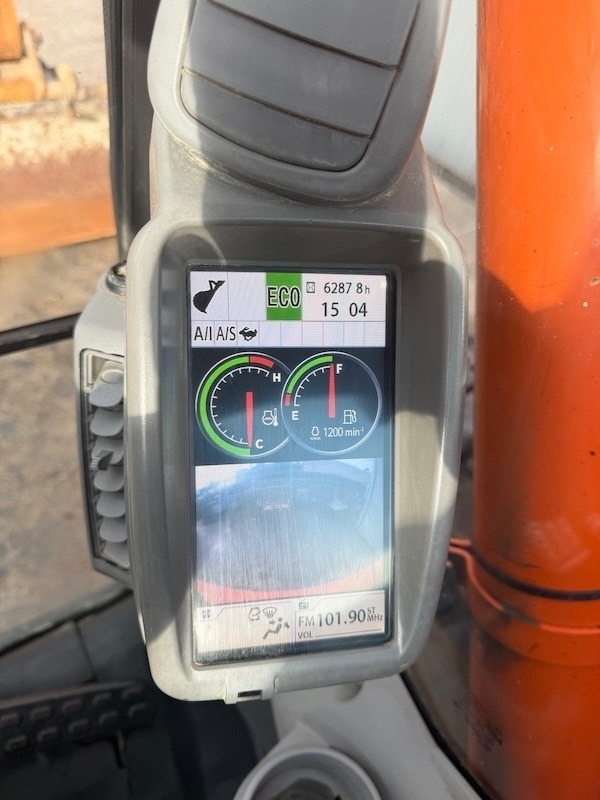 Гусеничный экскаватор Hitachi ZX 135 US 5-B: фото 19 Гусеничный экскаватор Hitachi ZX 135 US 5-B: фото 19