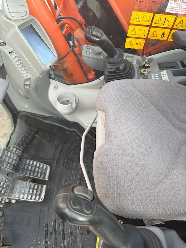 Гусеничный экскаватор Hitachi ZX 135 US 5-B: фото 18 Гусеничный экскаватор Hitachi ZX 135 US 5-B: фото 18