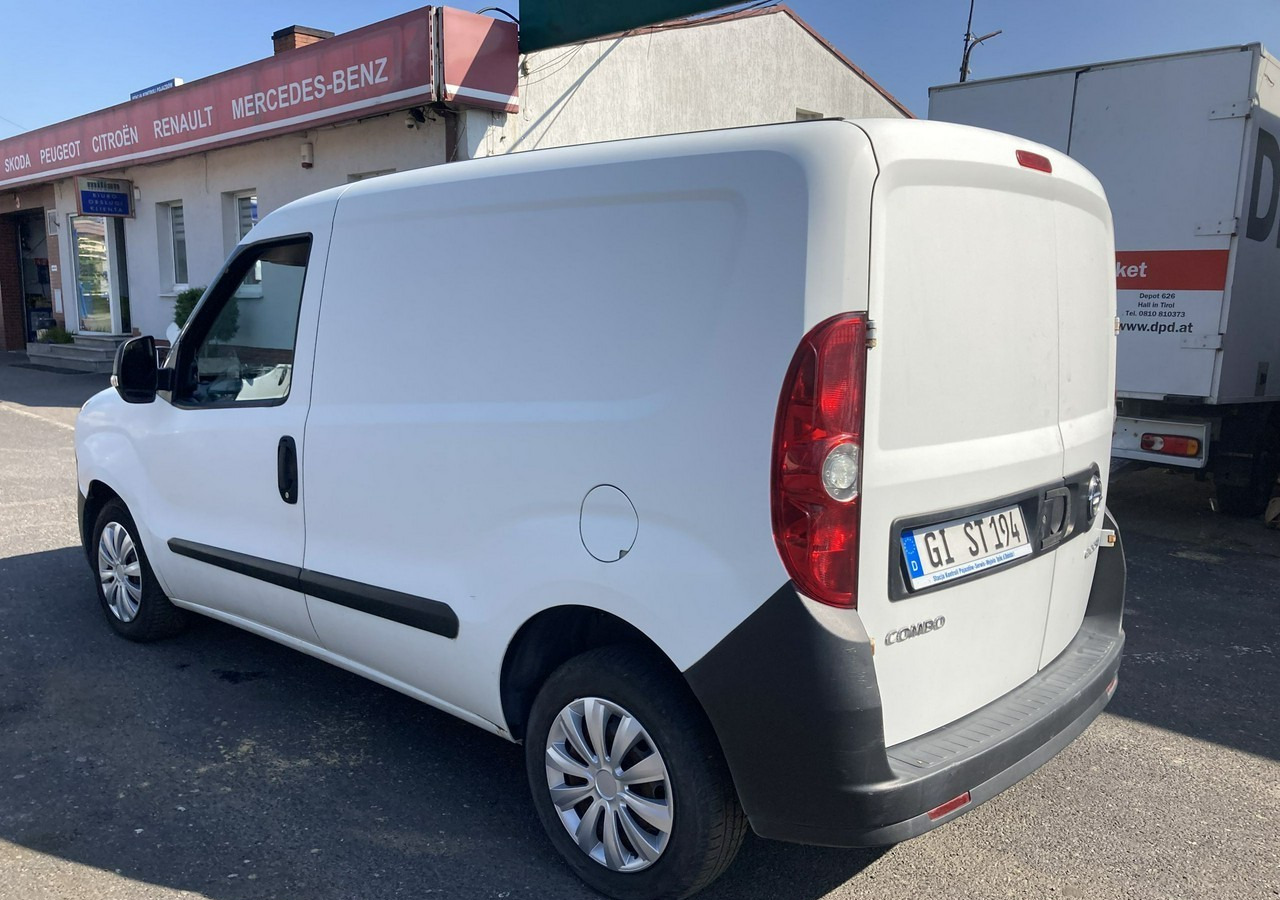 Fiat Doblo Fiat Doblo 1,3 jtd ECO Flex chłodnia do leków 2013 - Цельнометаллический фургон: фото 3 Fiat Doblo Fiat Doblo 1,3 jtd ECO Flex chłodnia do leków 2013 - Цельнометаллический фургон: фото 3