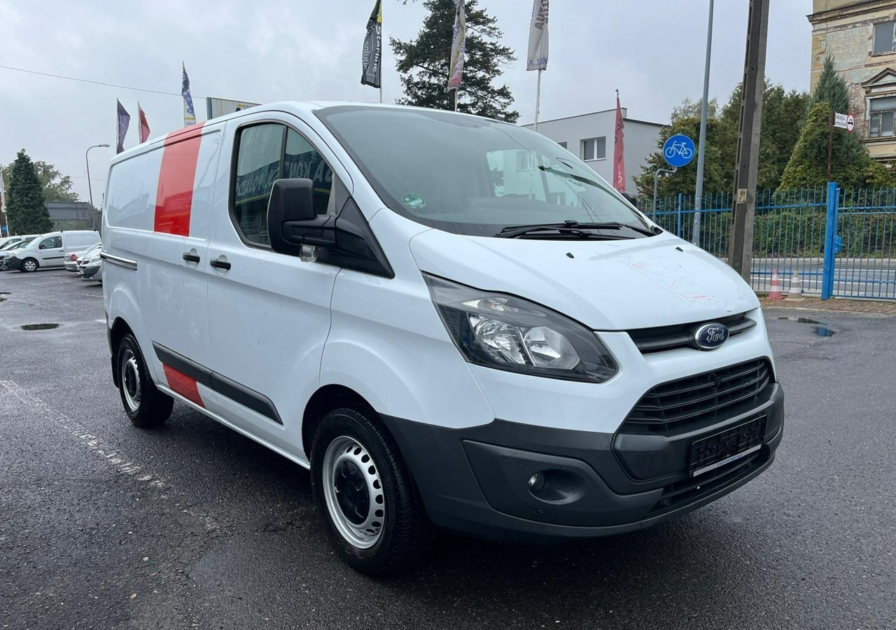 Цельнометаллический фургон Ford Transit Transit Custom Ford Transit Custom Model 2015: фото 1