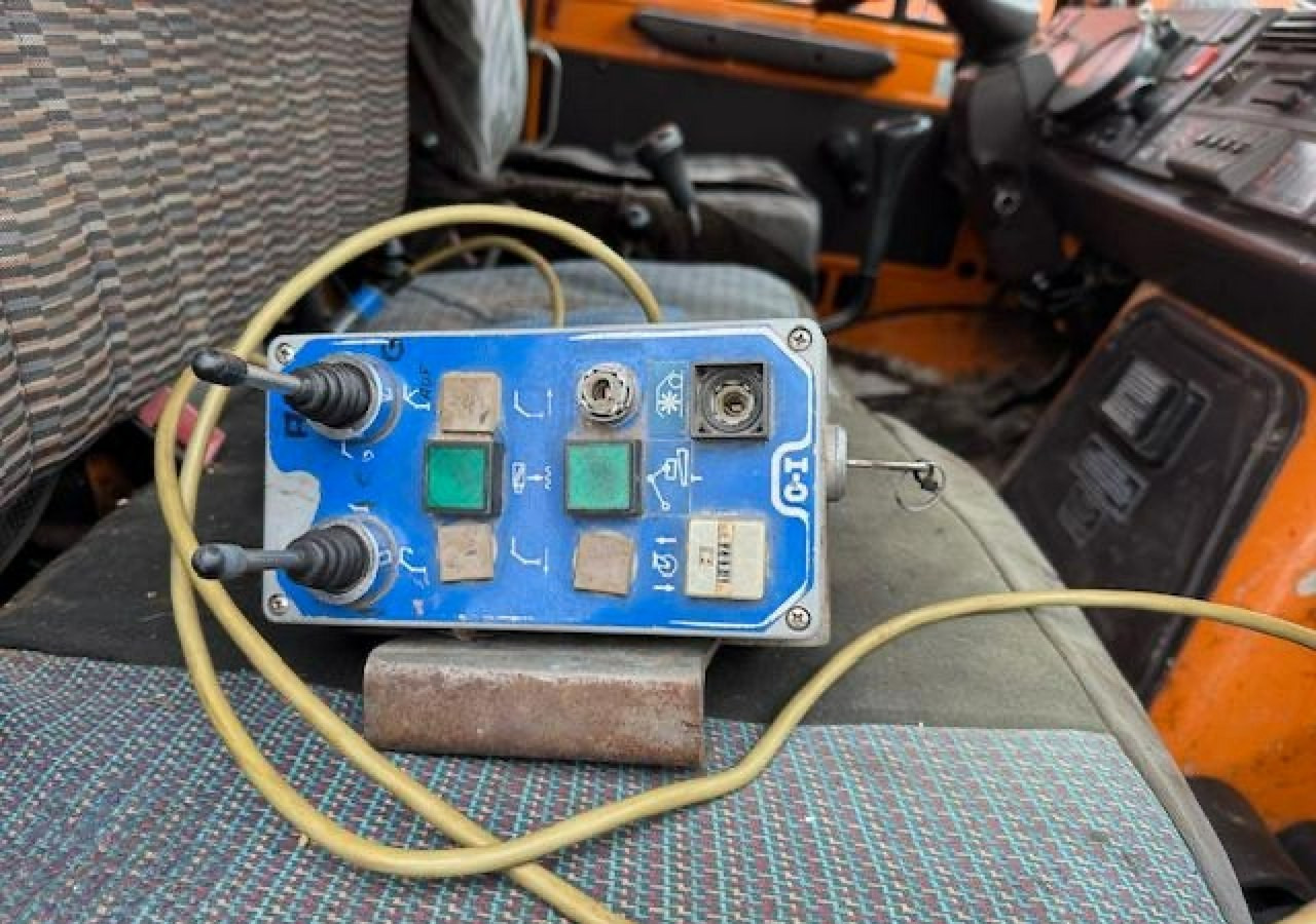 Грузовик бортовой/ Платформа, Коммунальная/ Специальная техника Inna Inny Unimog 4X4 Kosiarka bijakowa teleskopowa posypywarka pług odśnieżark: фото 17 Грузовик бортовой/ Платформа, Коммунальная/ Специальная техника Inna Inny Unimog 4X4 Kosiarka bijakowa teleskopowa posypywarka pług odśnieżark: фото 17