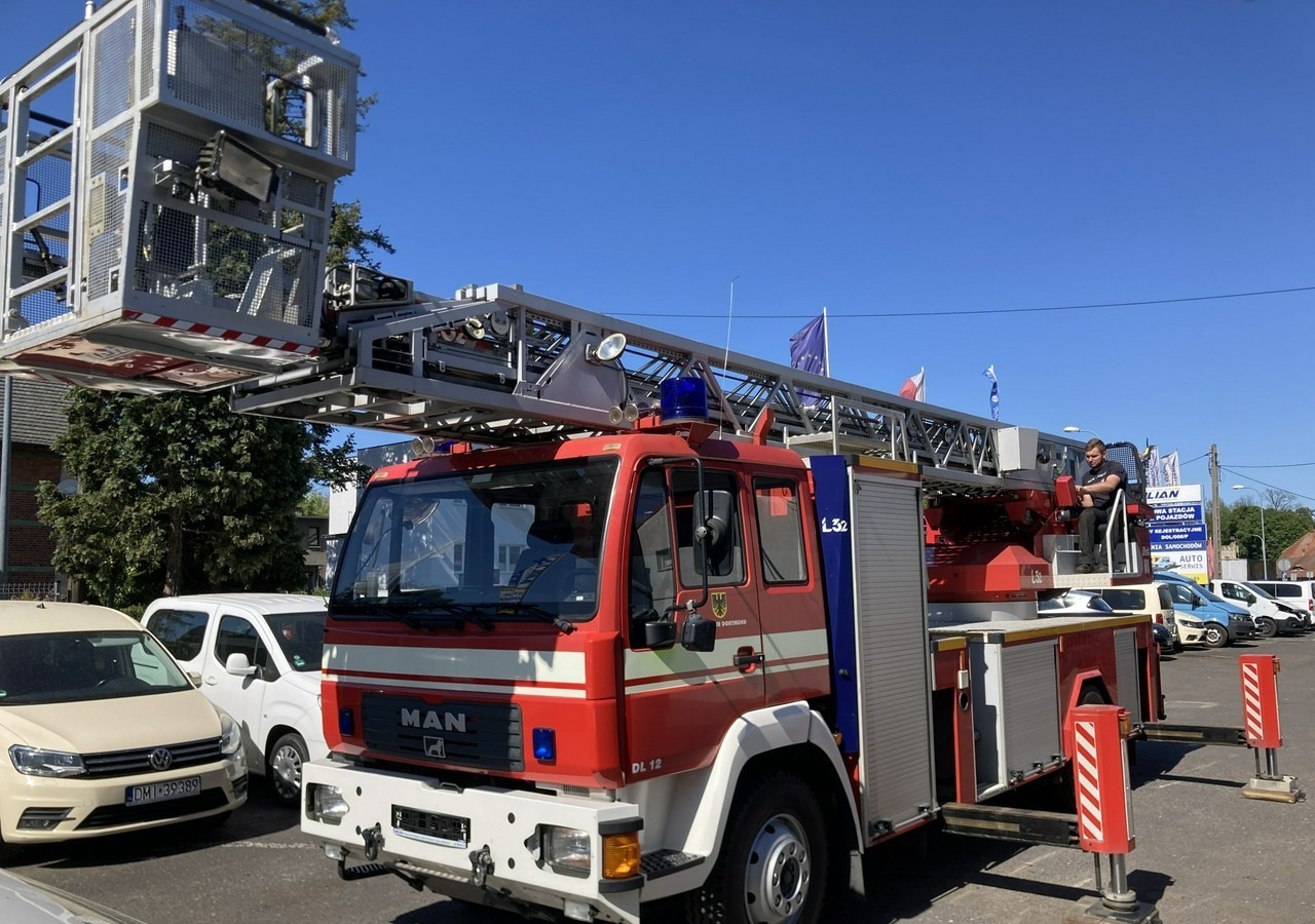 MAN Inny MAN Man 15,280 Straż pożarna drabina Strażacka zwyżka podnośnik 32m Metz - Пожарная машина: фото 2 MAN Inny MAN Man 15,280 Straż pożarna drabina Strażacka zwyżka podnośnik 32m Metz - Пожарная машина: фото 2