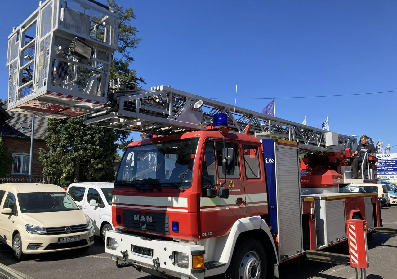 MAN Inny MAN Man 15,280 Straż pożarna drabina Strażacka zwyżka podnośnik 32m Metz - Пожарная машина: фото 4 MAN Inny MAN Man 15,280 Straż pożarna drabina Strażacka zwyżka podnośnik 32m Metz - Пожарная машина: фото 4