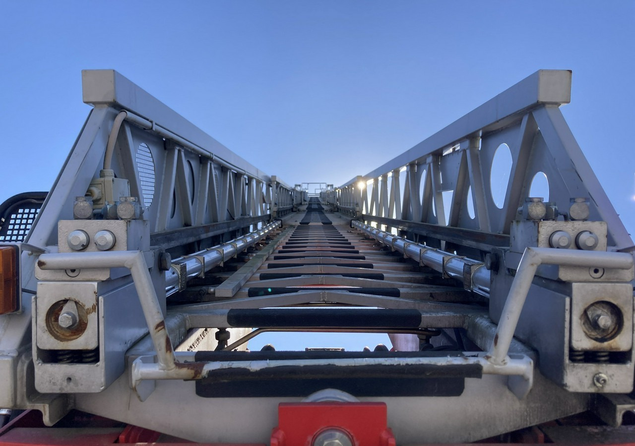 Пожарная машина MAN L 2000 MAN 15,280 Straż pożarna drabina Strażacka zwyżka 32m Metz Model 20: фото 18 Пожарная машина MAN L 2000 MAN 15,280 Straż pożarna drabina Strażacka zwyżka 32m Metz Model 20: фото 18