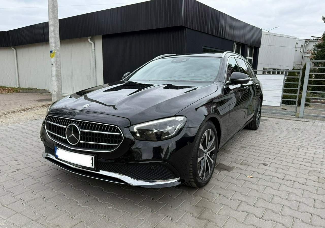Mercedes-Benz Klasa E E300de EQ-Power Hybrid 50km na prądzie 2.0d 306KM Avantgarde Panoram - Легковой автомобиль: фото 1 Mercedes-Benz Klasa E E300de EQ-Power Hybrid 50km na prądzie 2.0d 306KM Avantgarde Panoram - Легковой автомобиль: фото 1