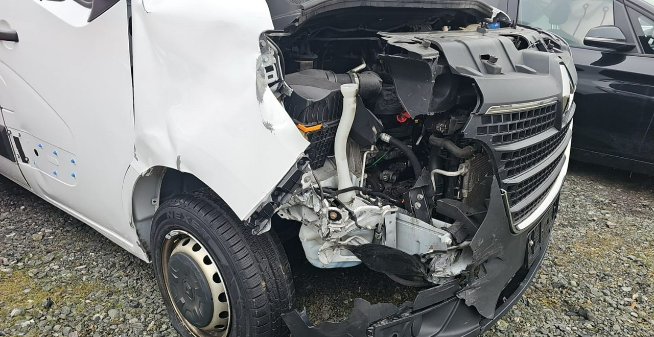 Цельнометаллический фургон Renault Master Renault Master 2.3-135KM Klima 116tkm 2021: фото 17