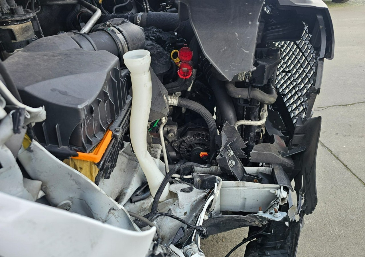Цельнометаллический фургон Renault Master Renault Master 2.3-135KM Klima 116tkm 2021: фото 9