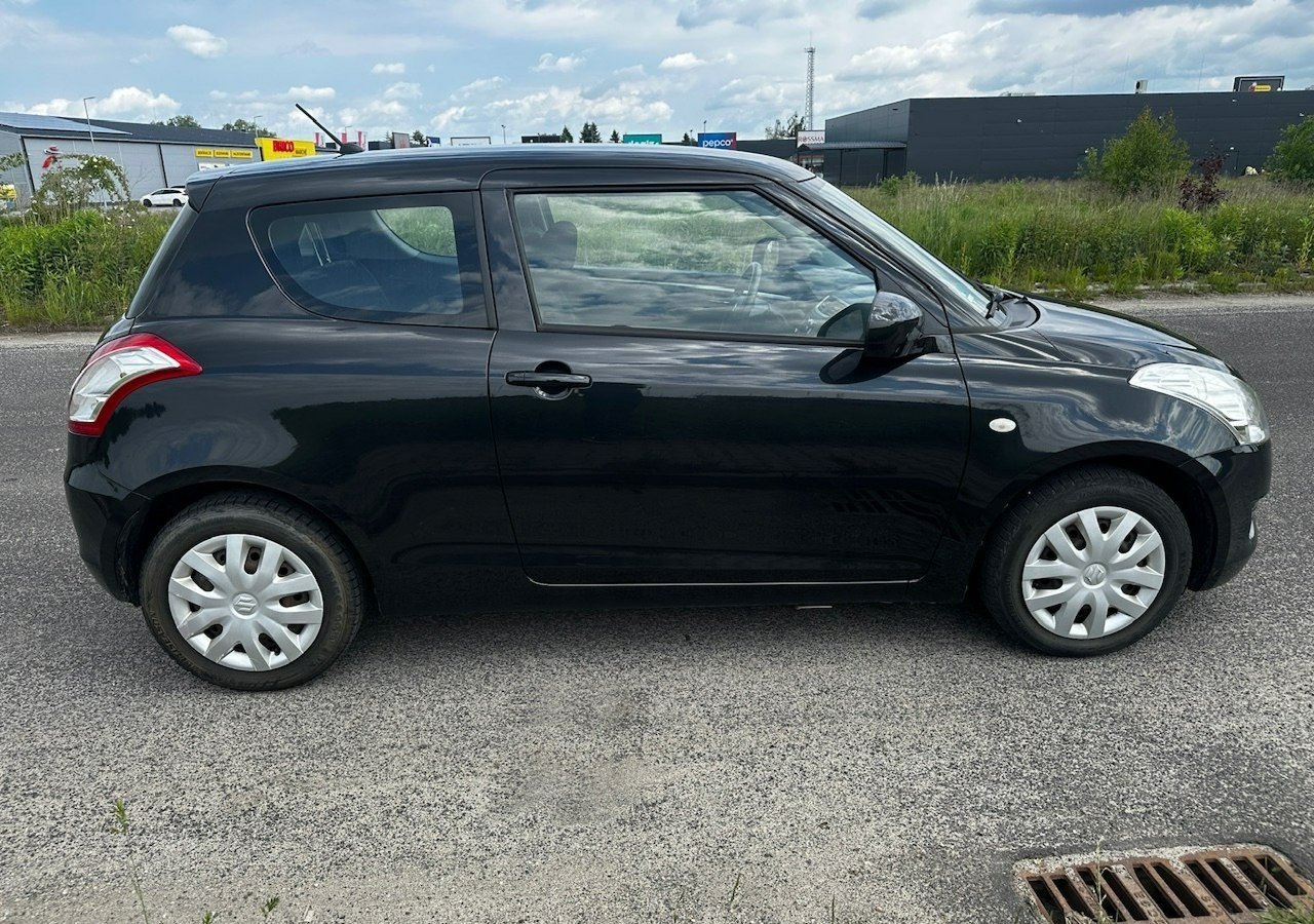 Suzuki Swift V Suzuki Swift 1.2-94KM Klima Model 2012 - Хэтчбек: фото 5 Suzuki Swift V Suzuki Swift 1.2-94KM Klima Model 2012 - Хэтчбек: фото 5