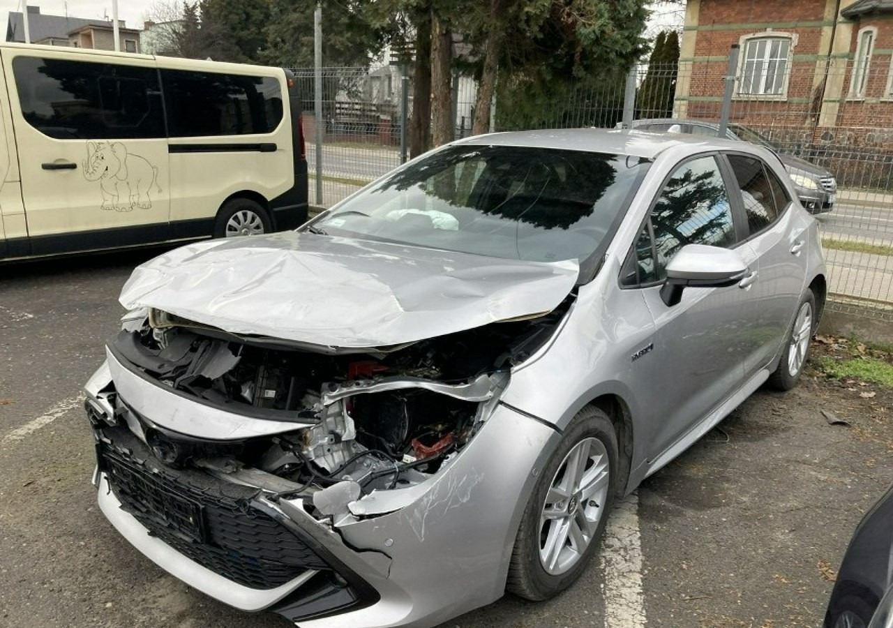 Toyota Corolla XII Corolla 1.8 Hybrid 102KM Comfort Salon PL 2020 - Хэтчбек: фото 3 Toyota Corolla XII Corolla 1.8 Hybrid 102KM Comfort Salon PL 2020 - Хэтчбек: фото 3