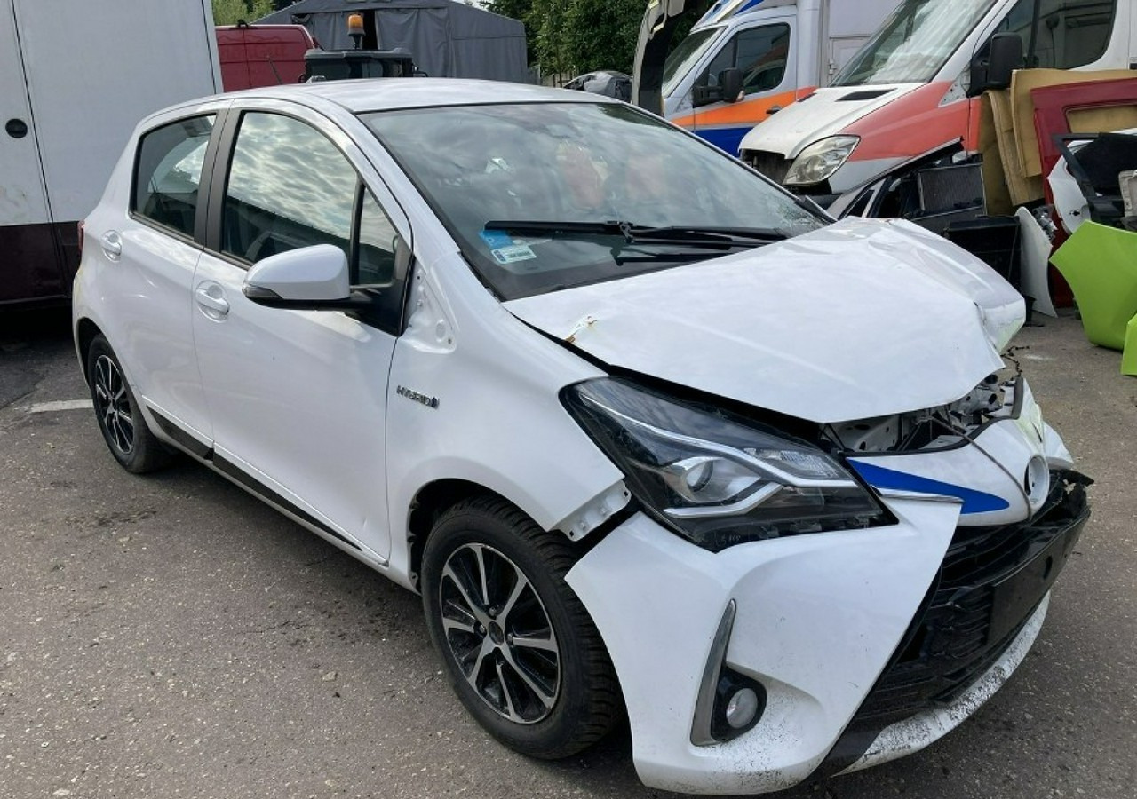 Toyota Yaris III Toyota Yaris Hybrid 1.5 VVT-i Y20 Model 2019 Salon PL - Хэтчбек: фото 2 Toyota Yaris III Toyota Yaris Hybrid 1.5 VVT-i Y20 Model 2019 Salon PL - Хэтчбек: фото 2