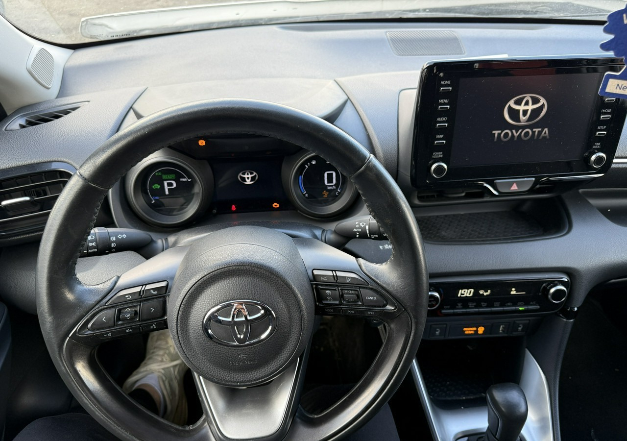 Toyota Yaris IV Toyota Yaris Hybrid 1.5 Active Salon PL 2021 FV 23% - Легковой автомобиль: фото 4 Toyota Yaris IV Toyota Yaris Hybrid 1.5 Active Salon PL 2021 FV 23% - Легковой автомобиль: фото 4
