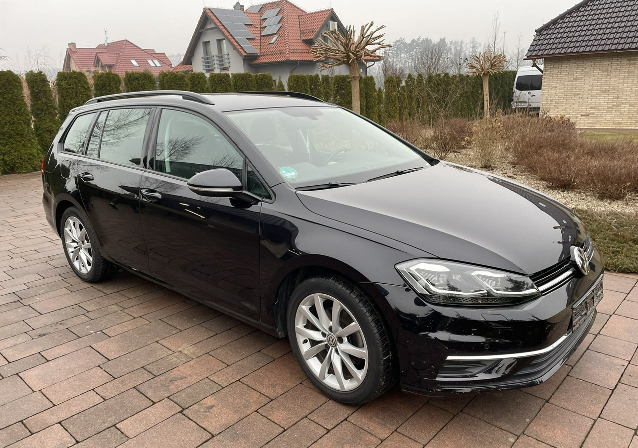 Volkswagen Golf VIII Volkswagen Golf VII 1.0 -115KM TSI 39482km Comfortline Model 2021 - Легковой автомобиль: фото 1 Volkswagen Golf VIII Volkswagen Golf VII 1.0 -115KM TSI 39482km Comfortline Model 2021 - Легковой автомобиль: фото 1