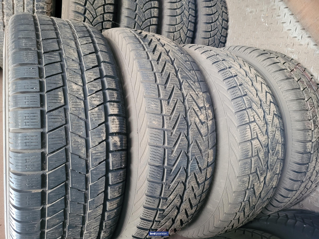 Div winterbanden met velgen 2x setje kia sorento 1x setje volvo xc 60 - Колесо для Легковых автомобилей: фото 3 Div winterbanden met velgen 2x setje kia sorento 1x setje volvo xc 60 - Колесо для Легковых автомобилей: фото 3