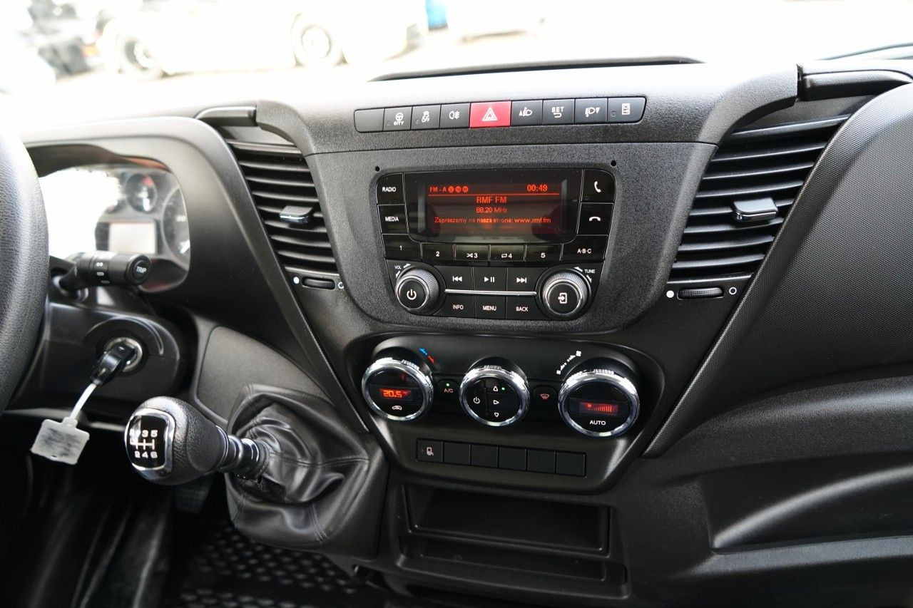 Фургон-рефрижератор Iveco DAILY 35-160 / KONTENER 4,2 M    / WINDA  / BLIŹ: фото 30