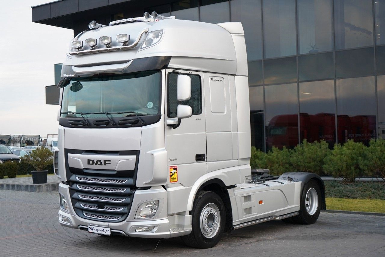 DAF XF 530 / I-PARK COOL / SUPER SPACE CAB / MIKROFL - Тягач: фото 2 DAF XF 530 / I-PARK COOL / SUPER SPACE CAB / MIKROFL - Тягач: фото 2