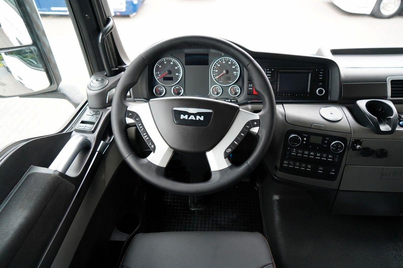 Тягач MAN TGX 33.560 / 6x4 / RETARDER / DMC: 96 TON / SKÓR: фото 16