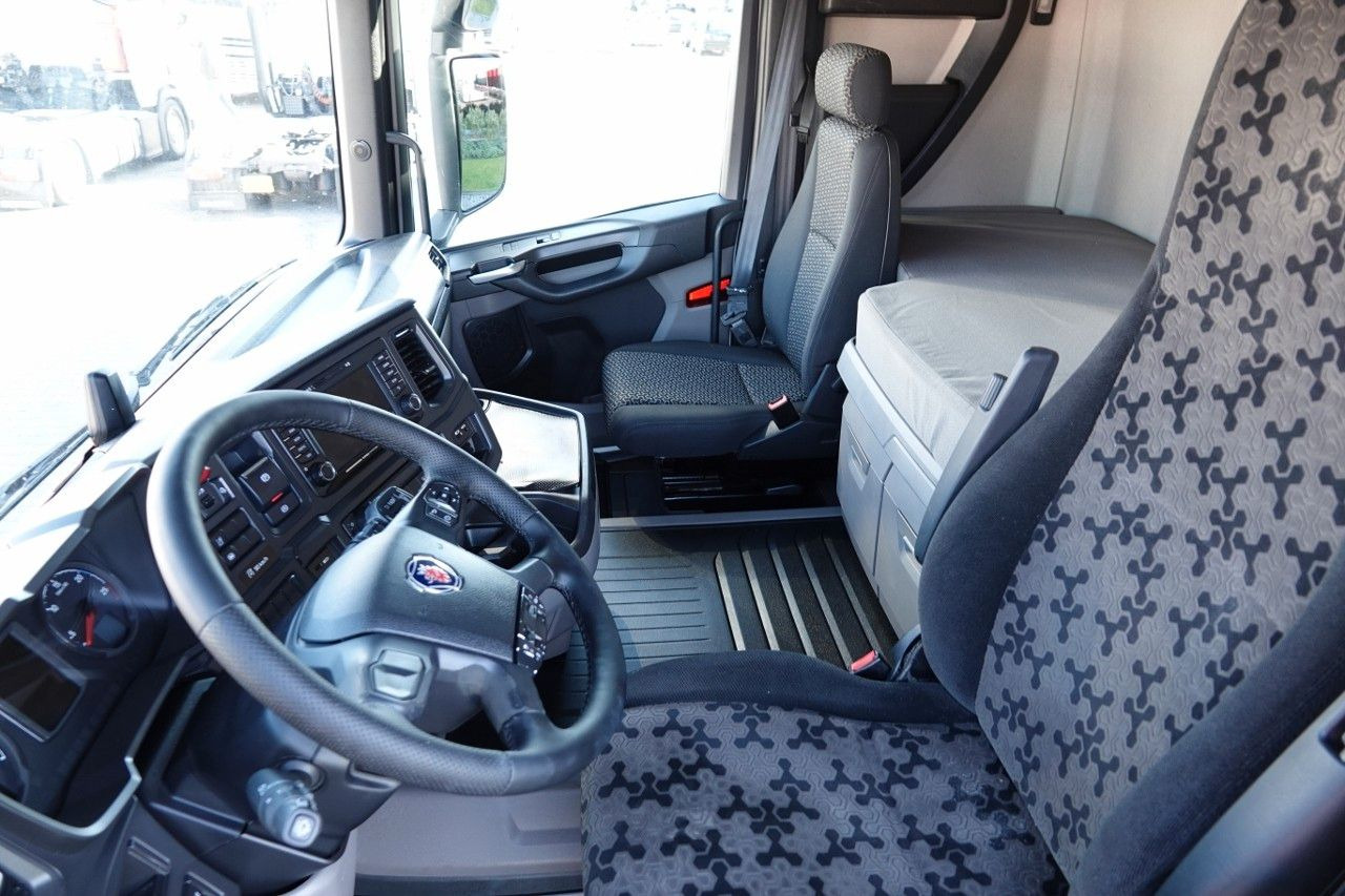 Тягач Scania R 450 / RETARDER / FULL AIRMATIC / OPONY 100 % /: фото 13
