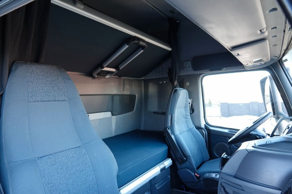 Тягач Volvo FH 500 / 6x2 / RETARDER / PEŁNY ADR / PUSHER / O Volvo FH 500 / 6x2 / RETARDER / PEŁNY ADR / PUSHER / O: фото 15 Тягач Volvo FH 500 / 6x2 / RETARDER / PEŁNY ADR / PUSHER / O Volvo FH 500 / 6x2 / RETARDER / PEŁNY ADR / PUSHER / O: фото 15