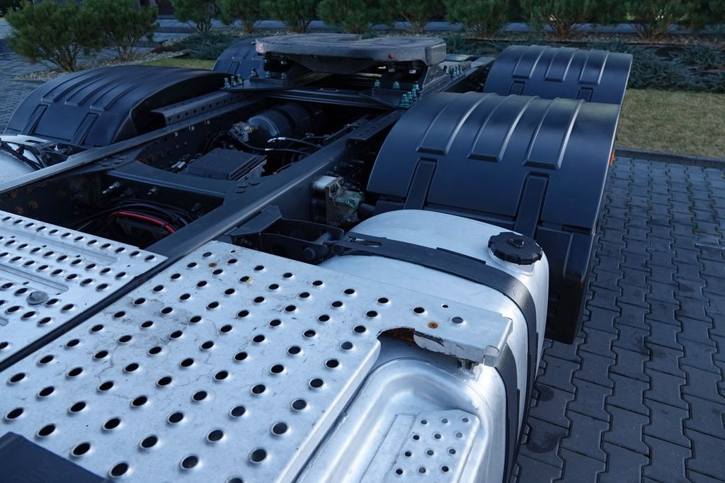 Тягач Volvo FH 500 / 6x2 / RETARDER / PEŁNY ADR / PUSHER / O Volvo FH 500 / 6x2 / RETARDER / PEŁNY ADR / PUSHER / O: фото 9 Тягач Volvo FH 500 / 6x2 / RETARDER / PEŁNY ADR / PUSHER / O Volvo FH 500 / 6x2 / RETARDER / PEŁNY ADR / PUSHER / O: фото 9