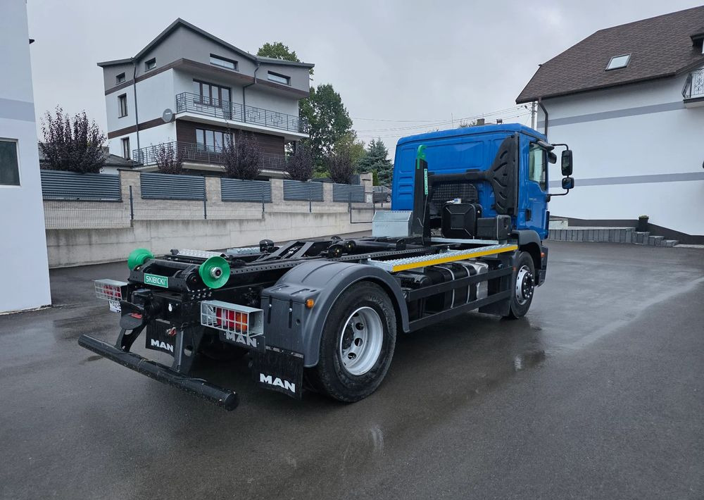 MAN TGM 18.340 urządzenie hakowe AXOR - Крюковой мультилифт: фото 2 MAN TGM 18.340 urządzenie hakowe AXOR - Крюковой мультилифт: фото 2