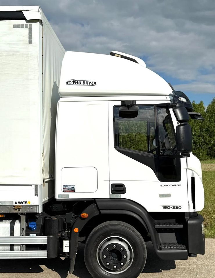 Iveco EUROCARGO 160E320/FIRANKA/WINDA/AUTOMAT/NISKI PRZEBIEG/E6/SPROWADZONY/PIERWSZY WŁAŚCICIEL - Тентованный грузовик: фото 5 Iveco EUROCARGO 160E320/FIRANKA/WINDA/AUTOMAT/NISKI PRZEBIEG/E6/SPROWADZONY/PIERWSZY WŁAŚCICIEL - Тентованный грузовик: фото 5