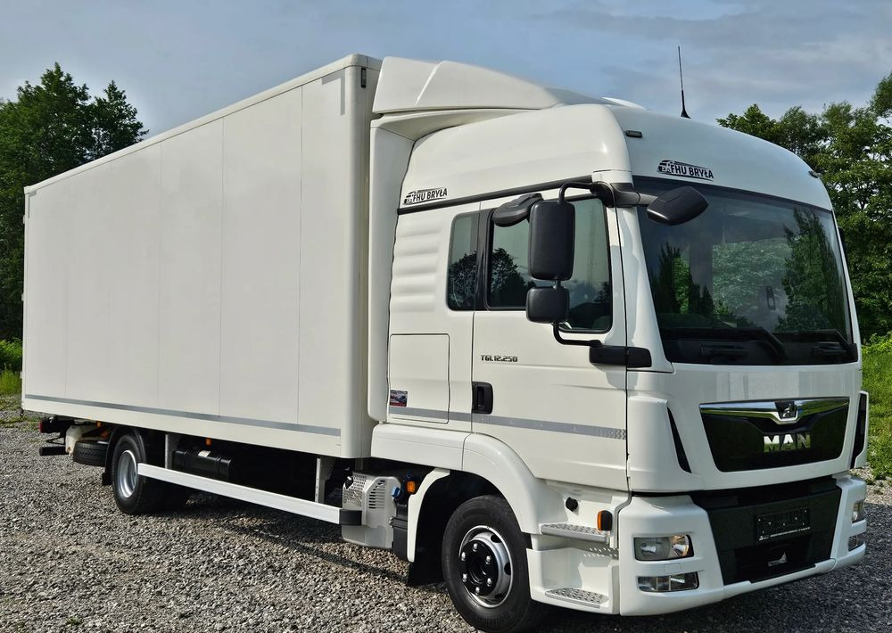 MAN TGL 12.250/KONTENER/IZOTERMA/WINDA/2019R/EURO 6/PEŁEN SERWIS/SPROWADZONY/ZADBANY/JAK NOWY/ KSIĄŻKA SERWISOWA/E6/17 PALET - Грузовик с закрытым кузовом: фото 2 MAN TGL 12.250/KONTENER/IZOTERMA/WINDA/2019R/EURO 6/PEŁEN SERWIS/SPROWADZONY/ZADBANY/JAK NOWY/ KSIĄŻKA SERWISOWA/E6/17 PALET - Грузовик с закрытым кузовом: фото 2