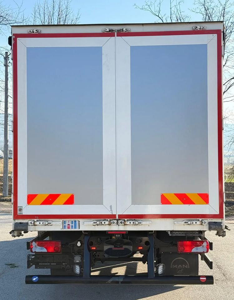 MAN TGM 15.290/E6/FIRANKA/BURTO-FIRANKA/SZKOŁA JAZDY/MAŁY ROZSTAW OSI/16PALET/WINDA/NISKI PRZEBIEG/2019/SERWISOWANY/JAK NOWY - Тентованный грузовик: фото 4 MAN TGM 15.290/E6/FIRANKA/BURTO-FIRANKA/SZKOŁA JAZDY/MAŁY ROZSTAW OSI/16PALET/WINDA/NISKI PRZEBIEG/2019/SERWISOWANY/JAK NOWY - Тентованный грузовик: фото 4