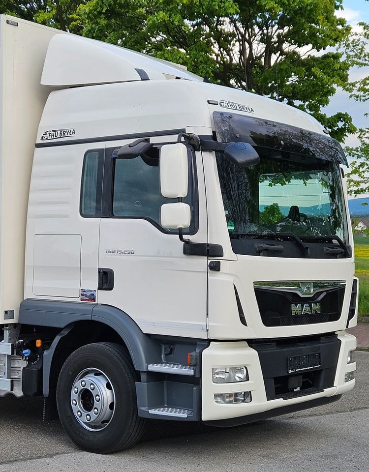 MAN TGM 15.290/IZOTERMA/WINDA/CHŁODNIA/KONTENER/17PALET/E6/OGRZEWANA IZOTERMA/SPROWADZONY/AUTOMAT/SYPIALKA/PIERWSZY WŁAŚCICIEL - Рефрижератор: фото 4 MAN TGM 15.290/IZOTERMA/WINDA/CHŁODNIA/KONTENER/17PALET/E6/OGRZEWANA IZOTERMA/SPROWADZONY/AUTOMAT/SYPIALKA/PIERWSZY WŁAŚCICIEL - Рефрижератор: фото 4